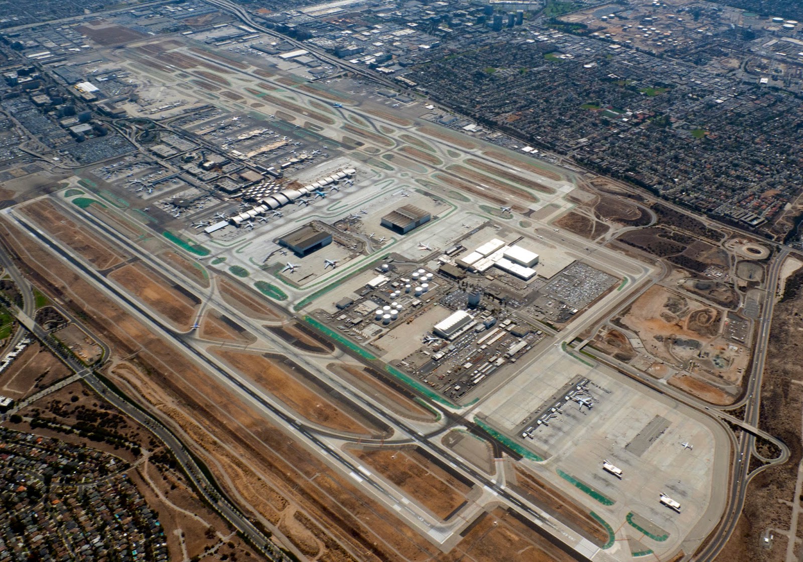 Sora's Pictures of Various Cool Stuff World's Airports